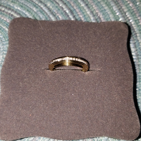 A set of brand new gold plated wedding rings. - Picture 4 of 6